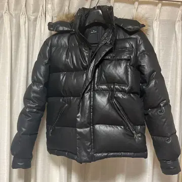 후드 부착 블랙 다운 자켓