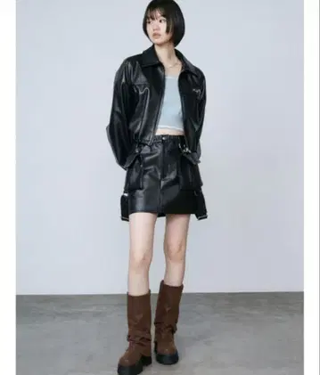 레더풍 블랙 숏 자켓