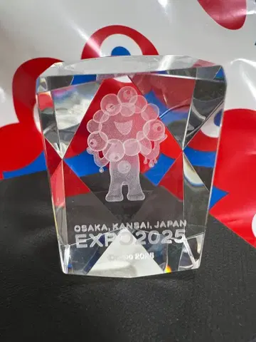 오사카 간사이 만박 광학 유리 미야쿠미야쿠 3D 페이퍼 웨이트 스탠딩