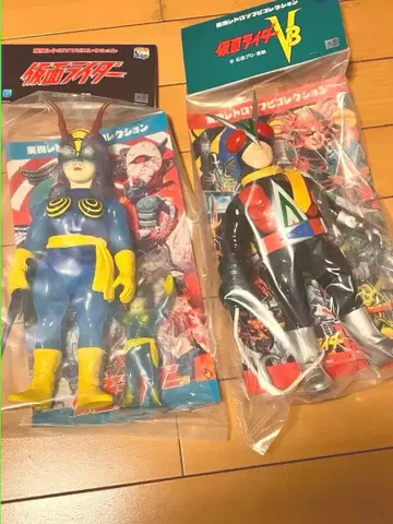 도에이 레트로 컬렉션 벌 여자(신색), 라이더맨(로프) 세트 소프트 비닐