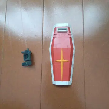 MG 건담 프라모델 쉴드 레드