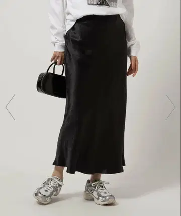 그린 레이블 릴랙싱 새틴 내로우 스커트