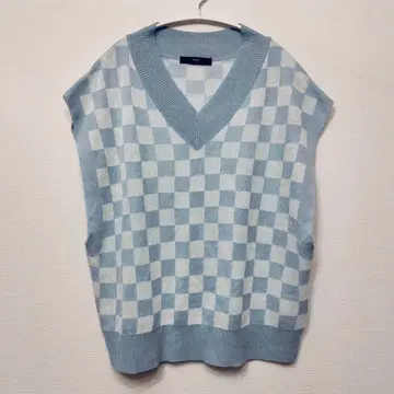 FLC 에프엘씨 L 새상품급 체크 무늬 V넥 니트 베스트 얇은 소재