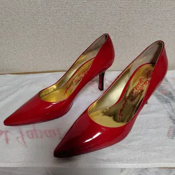 미사용! 빨간색 에나멜 스틸레토 하이힐