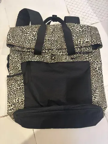 레오파드 무늬 럭색 백팩