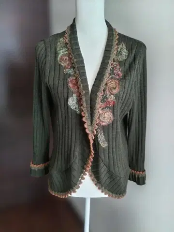 Rossa 자수 가디건 새상품급
