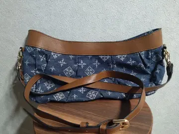 데일리 러셋 네이비 숄더백