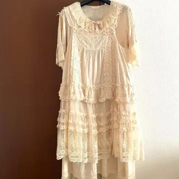 핑크하우스 레이스 플라워 롱 원피스와 탭리에 세트 2024년