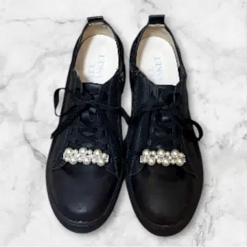 블랙 펄 장식 스니커즈