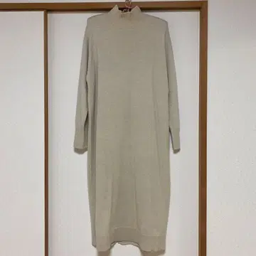 UNITED ARROWS 베이지 터틀넥 니트 원피스