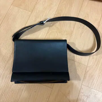 [ 아구니스 b 보야지 ] 블랙 숄더백 여성용