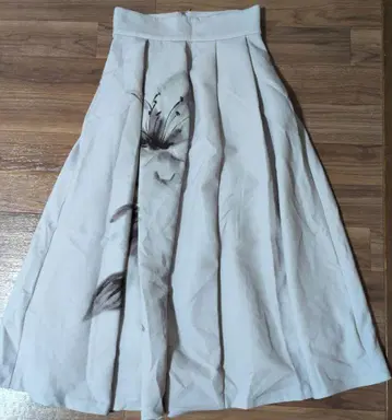 프로포션 바디 드레싱 플리츠 플레어 스커트 꽃무늬