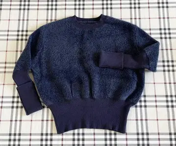 볼륨 슬리브 니트 스웨터