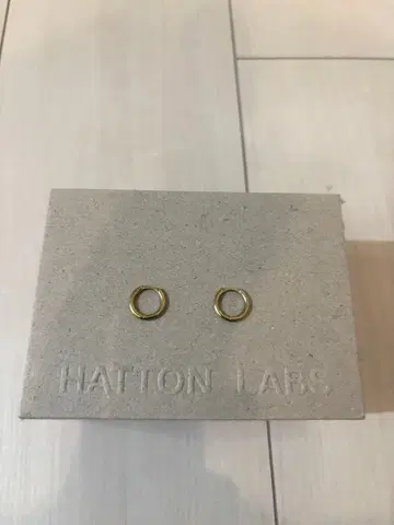 HATTON LABS 골드 후프 귀걸이
