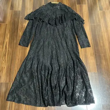 H&M 레이스 프릴 블랙 원피스