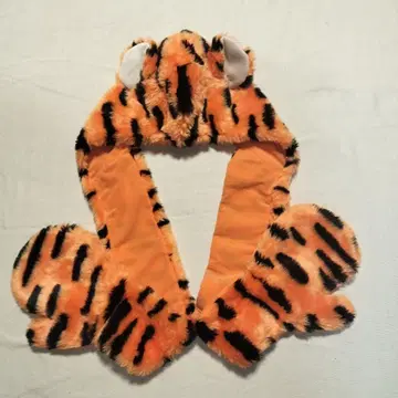 컨디션 최상 티거 팬캡 머플러 장갑