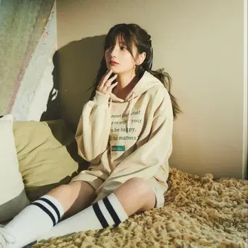 Boka nii 맨투맨 베이지 후디