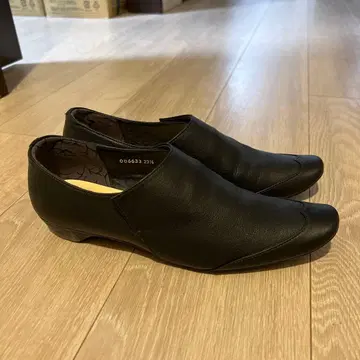 블랙 가죽 슬립온 슈즈 23.5cm