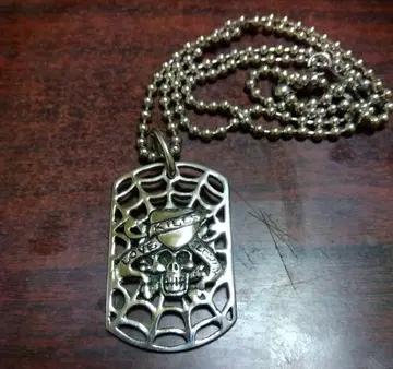에드 하디 스컬 목걸이