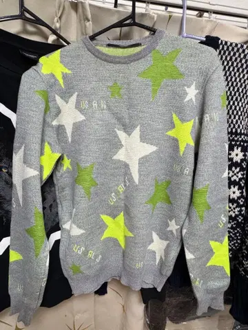 USUALIS 별 패턴 스웨터 L 사이즈 그레이/라임 그린