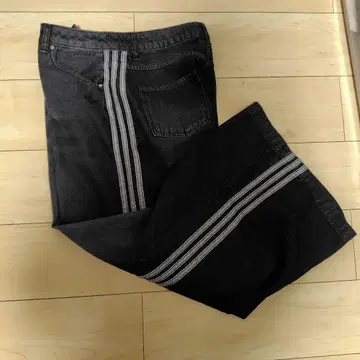 adidas 블랙 데님 팬츠 사이드 스트라이프
