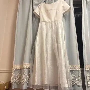 화이트 반팔 원피스 레이스업