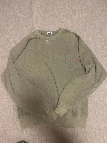 올리브 그린 맨투맨 트레이닝복