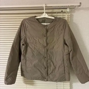 여성 경량 다운 포켓터블 노카라 자켓