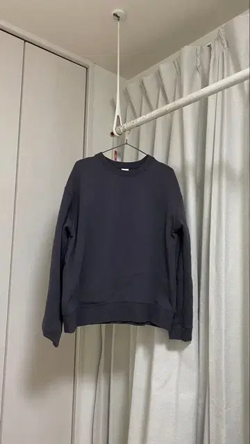 다크 그레이 크루넥 맨투맨 L 사이즈