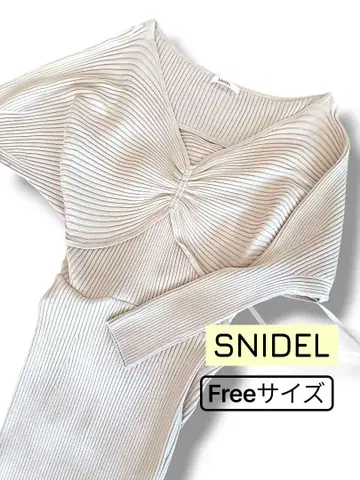 SNIDEL 커팅 오픈 니트 원피스 핑크 베이지