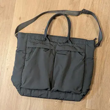 유니클로 2WAY 유틸리티 백 헬멧 백