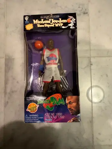 Michael Jordan Time Squad MVP 피규어