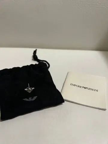 Emporio Armani 귀걸이(한쪽용) 아르마니 액세서리