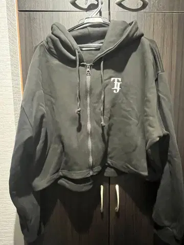 TravisJapan VIIsual 후드티