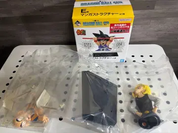 드래곤볼 40주년 제일복권 E상 만화 스트럭처 크리링 18호