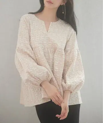 후쿠레 자카드 블라우스