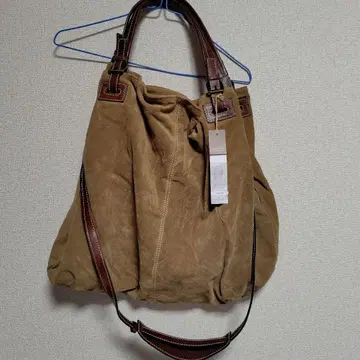 택 포함 미사용 이탈리아제 베이지 스웨이드 숄더백