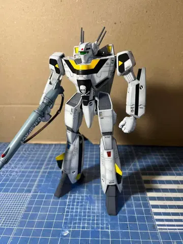 PLAMAX 1/72 VF-1S 완성품
