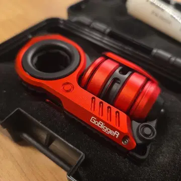 GoBiggeR Sinian Aluminum 피젯 토이