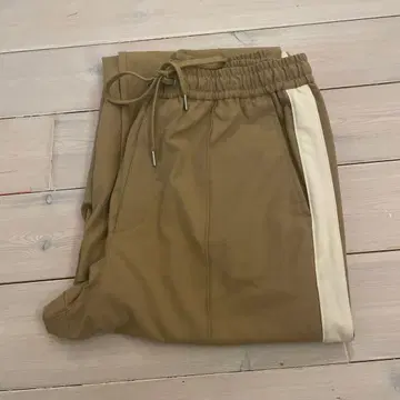 GU 베이지 조거 팬츠 by rokh