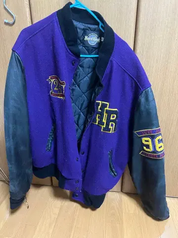 Hard Rock Cafe 바시티 자켓 L 보라색/블랙