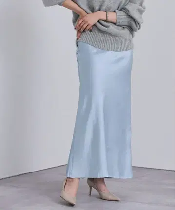 새틴 머메이드 맥시 스커트 라이트 블루