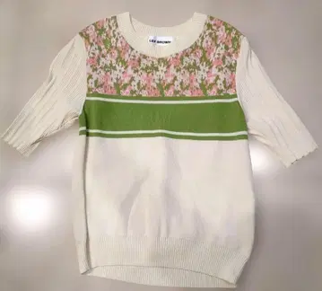 LILY BROWN 꽃무늬 반팔 니트