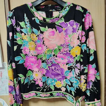 레오나르 티셔츠 긴팔 실크 혼방 꽃무늬 어깨 패드 LL 사이즈