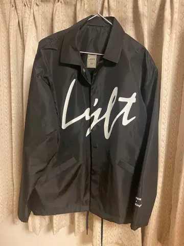 새상품 LYFT 나일론 자켓 블랙 로고