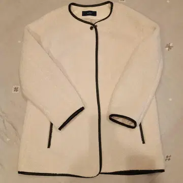 SHIPS 보아 코트 화이트