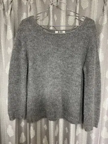 쓰리닷츠 니트 스웨터