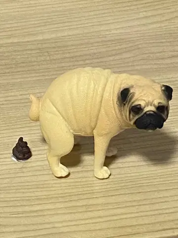 퍼그 똥 피규어 입상