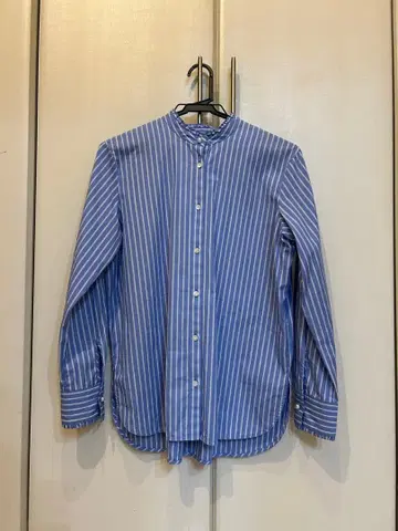 컨디션 최상 UNTITLED 블루 화이트 스트라이프 긴팔 셔츠 사이즈 2