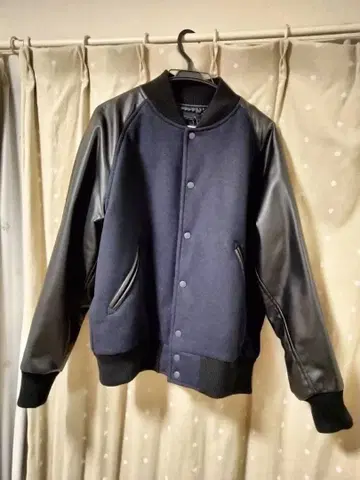 가격 인하 네이비 바시티 자켓 L 사이즈